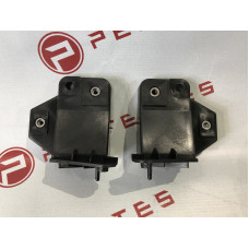 Кронштейн центральний переднього бампера (2016-2021) RH Tesla Model S 1061332-00-B